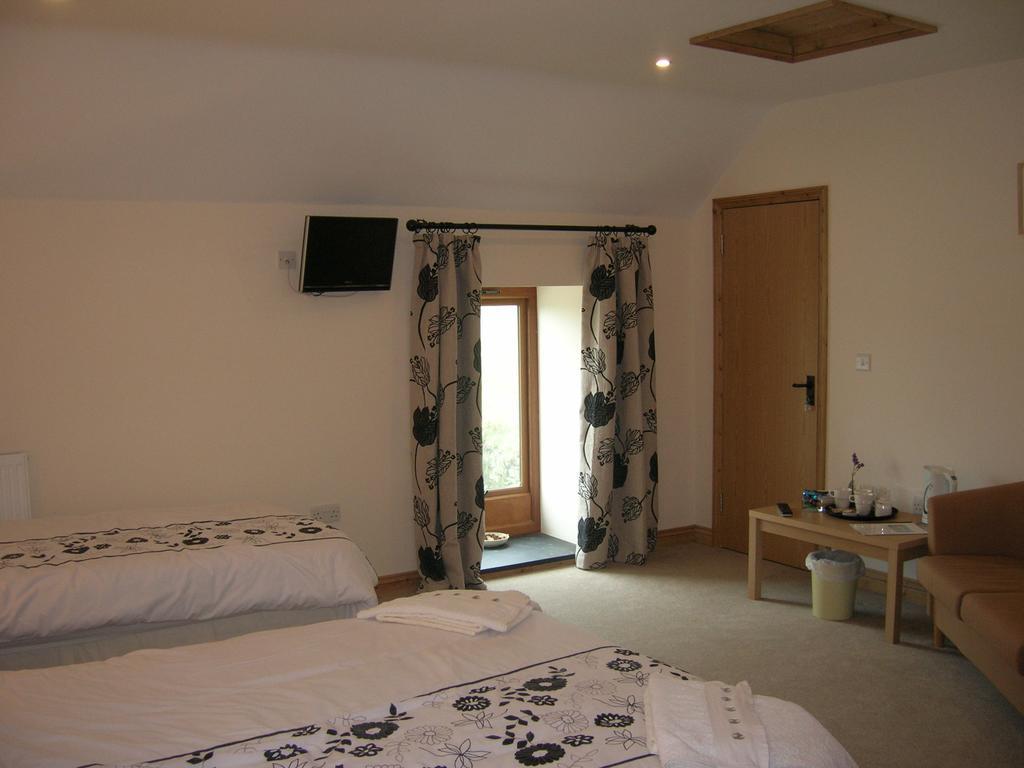 Polhilsa Farm Bed & Breakfast Callington Rom bilde