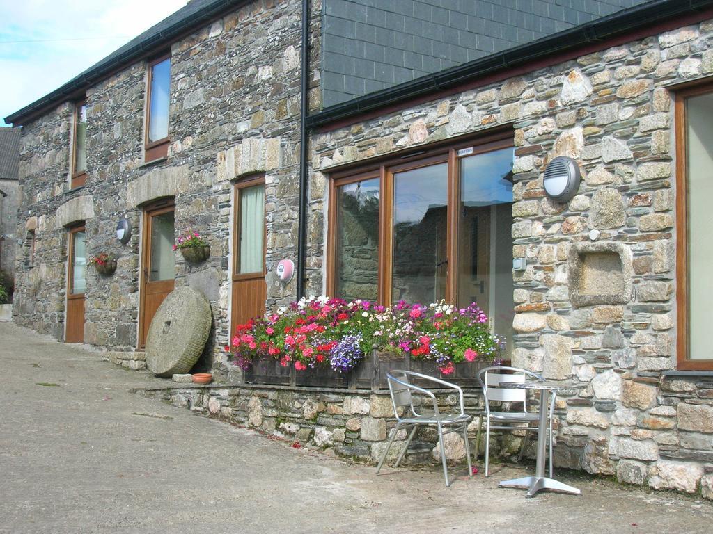 Polhilsa Farm Bed & Breakfast Callington Eksteriør bilde